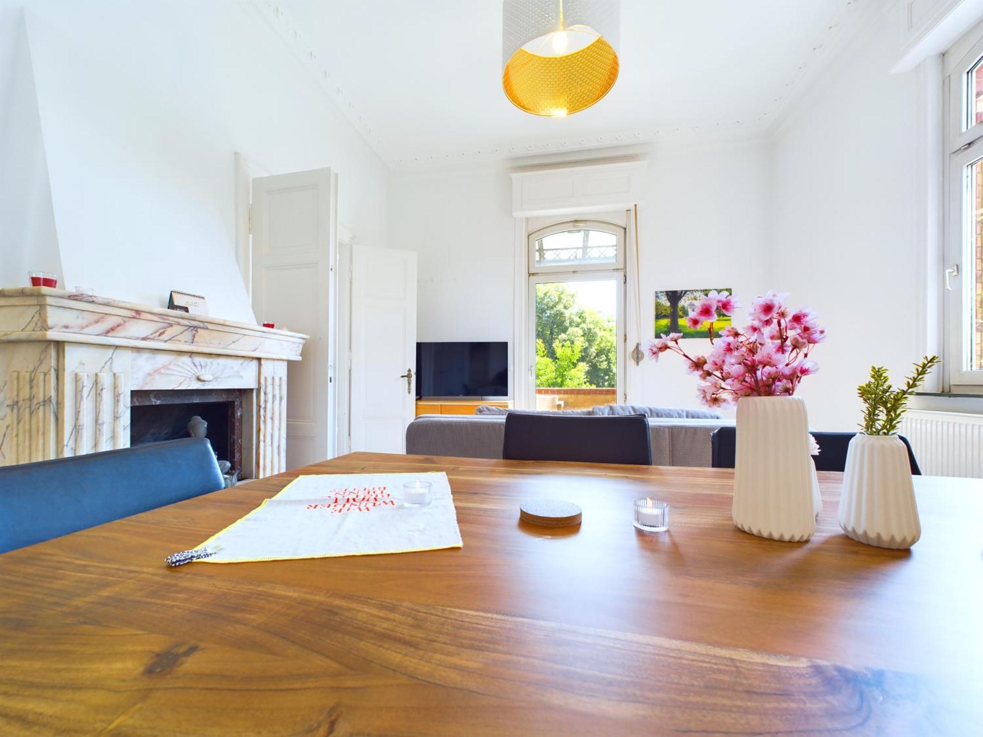 Stilvolle Altbauwohnung Am Kurpark, Zentral, Fuer Bis Zu 8 Personen Appartement *