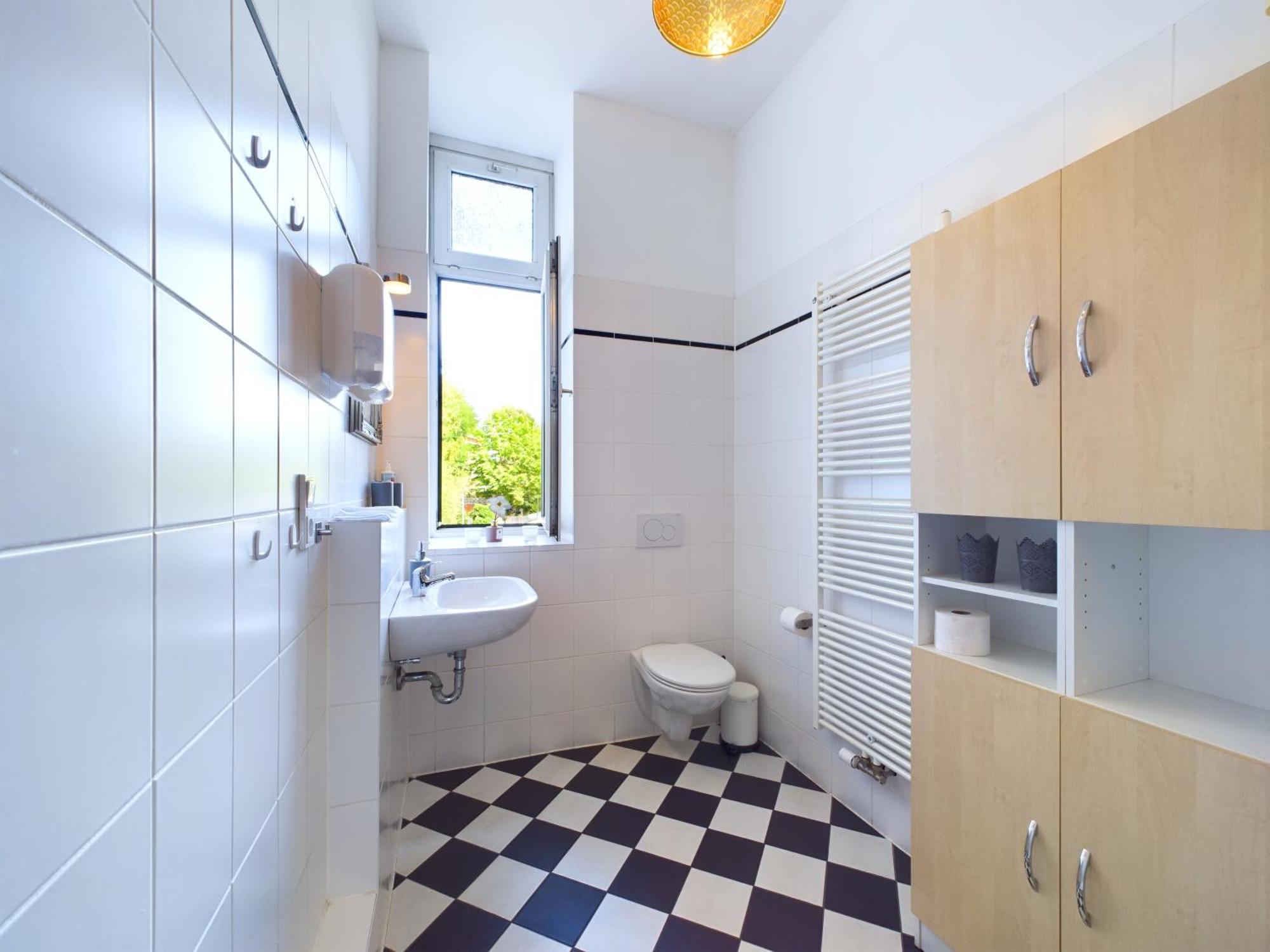Appartement Stilvolle Altbauwohnung Am Kurpark, Zentral, Fuer Bis Zu 8 Personen Wiesbaden