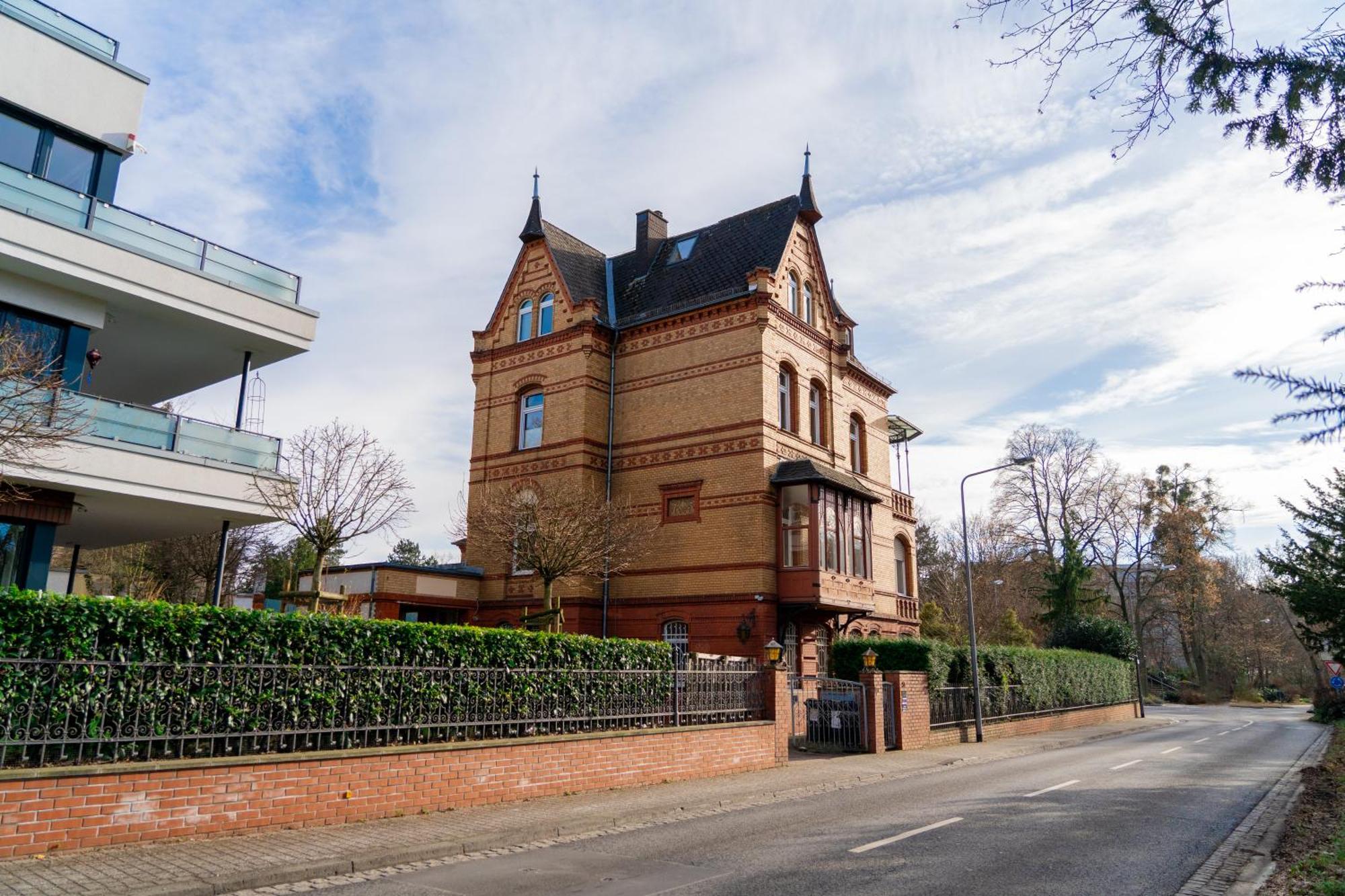 Stilvolle Altbauwohnung Am Kurpark, Zentral, Fuer Bis Zu 8 Personen Appartement